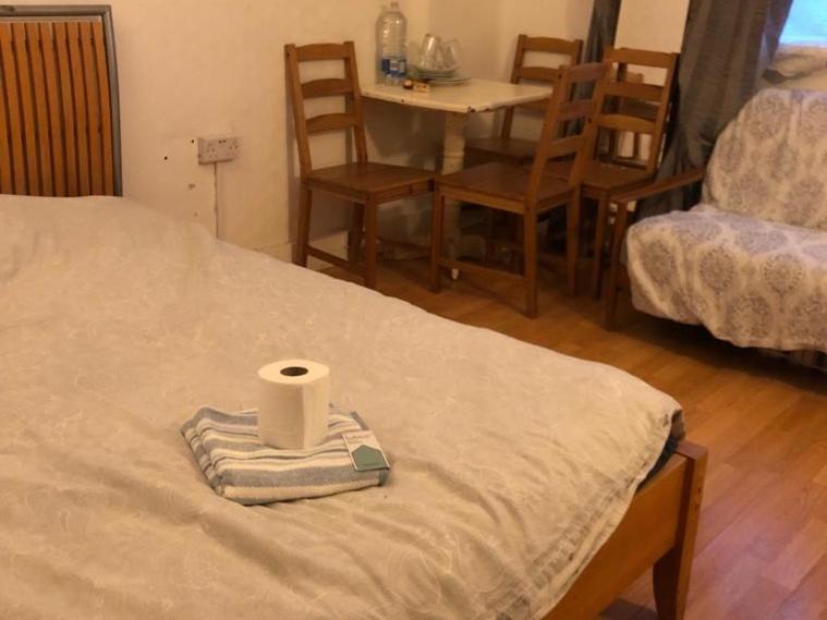 Private Rooms In 3 Bedroom Flat!! Londra Exterior foto